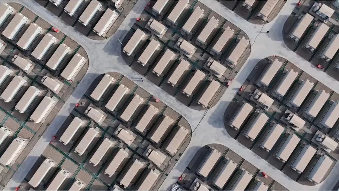 鵬輝典型案例 |新疆伽師 600MWh 并網(wǎng)！刷新中石油單體規(guī)模最大光儲項目記錄